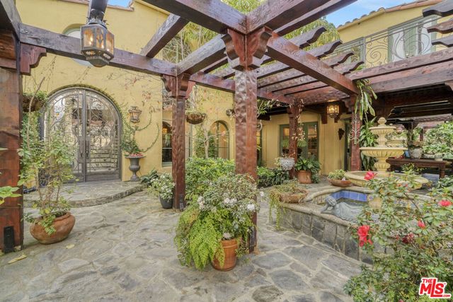 707 N Bedford Drive, Beverly Hills, CA 90210