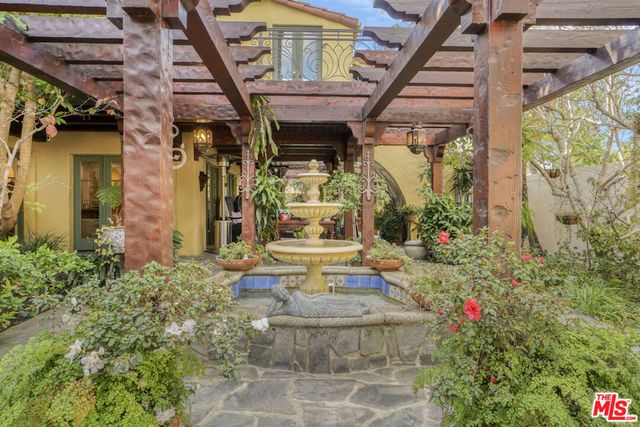 707 N Bedford Drive, Beverly Hills, CA 90210