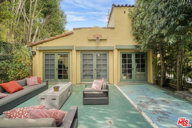 707 N Bedford Drive, Beverly Hills, CA 90210