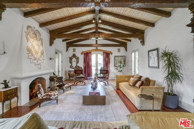 707 N Bedford Drive, Beverly Hills, CA 90210