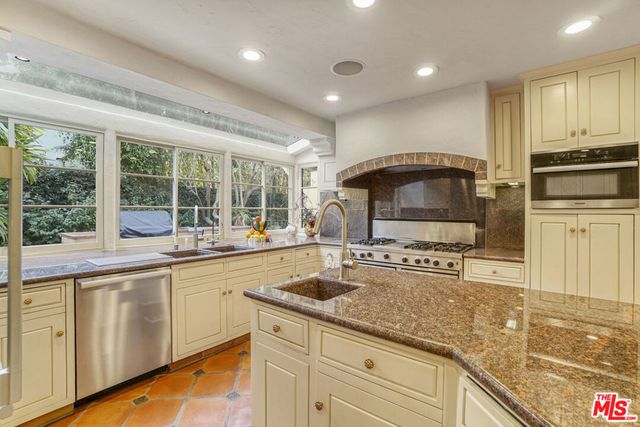 707 N Bedford Drive, Beverly Hills, CA 90210