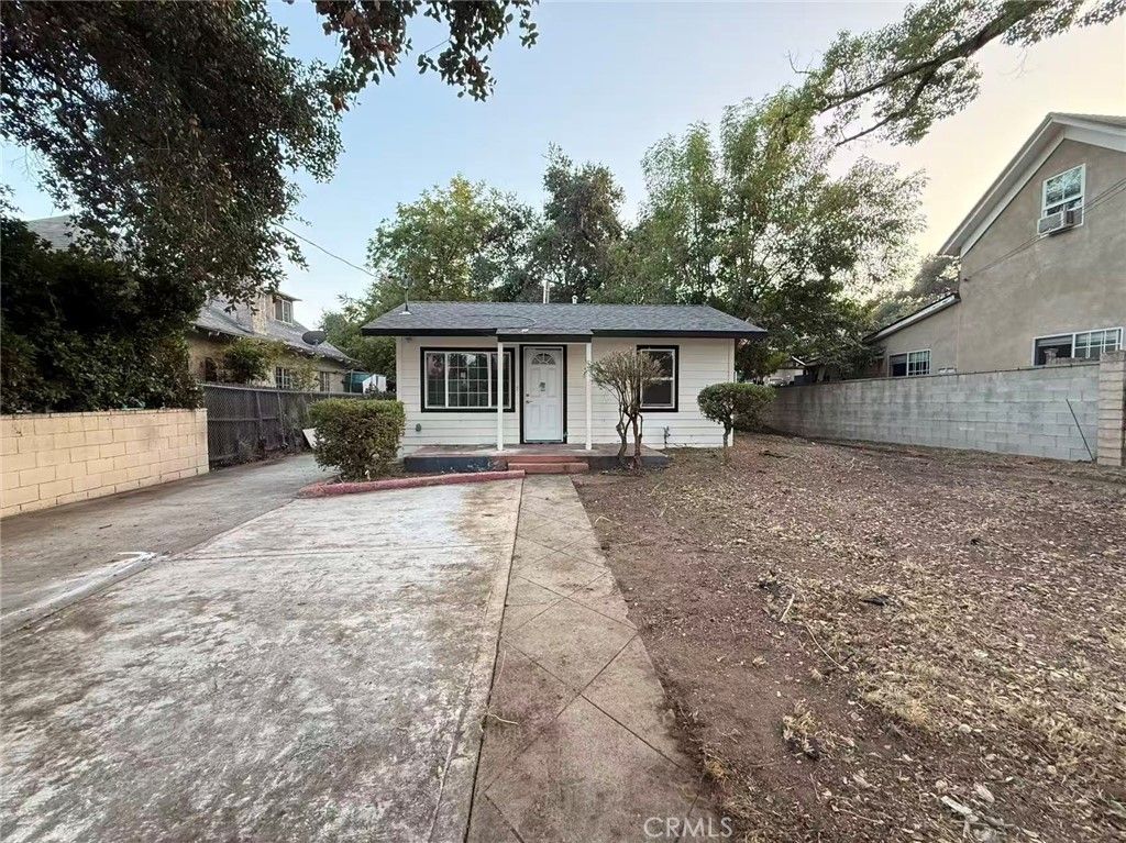 Image 1 of property listing at 170 E Tremont, Pasadena, CA 91103
