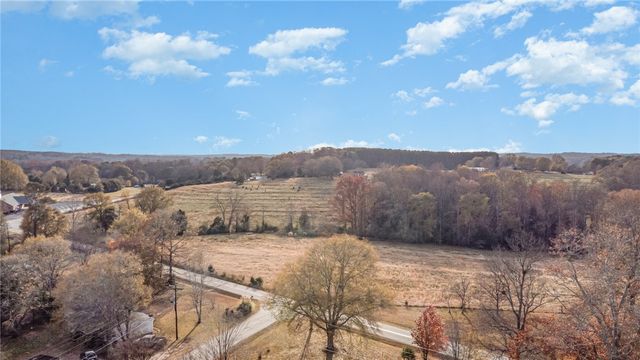 231 Roanoke Road, Liberty, SC 29657