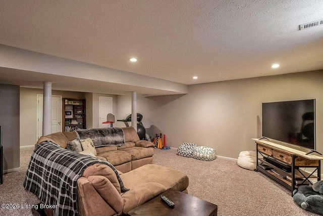 5312 Silver Wing Blvd, Louisville, KY 40241