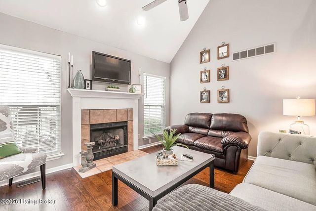 5312 Silver Wing Blvd, Louisville, KY 40241