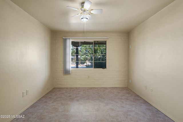 341 W Camino Penasco Apt B, Green Valley, AZ 85614