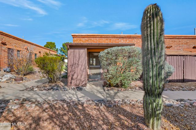 341 W Camino Penasco Apt B, Green Valley, AZ 85614