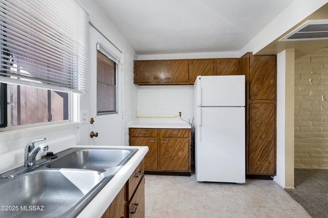 341 W Camino Penasco Apt B, Green Valley, AZ 85614