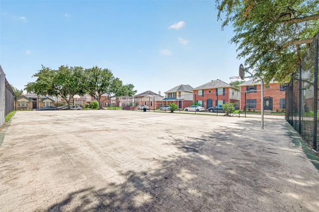13823 Royal Oak Street, Houston, TX 77083