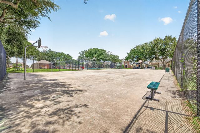 13823 Royal Oak Street, Houston, TX 77083