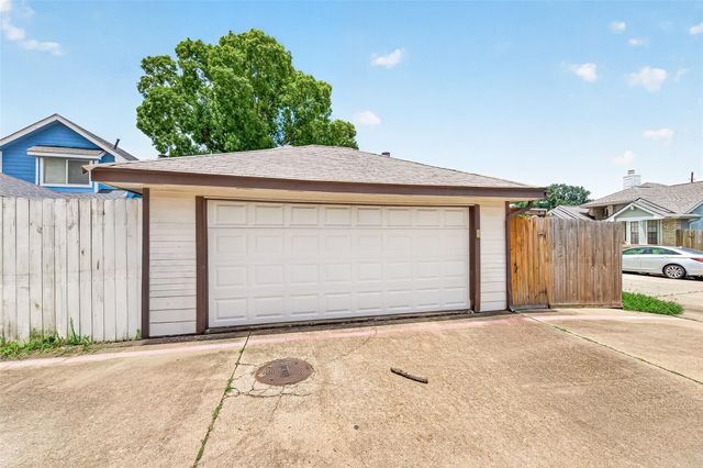 13823 Royal Oak Street, Houston, TX 77083