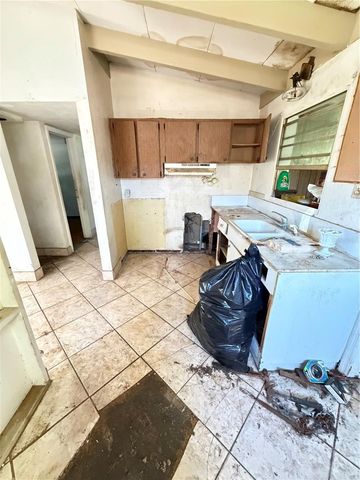 3907 SPENCE AVENUE, Tampa, FL 33614