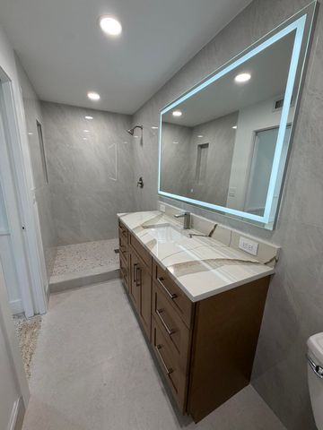 204 S Seacrest Circle, Delray Beach, FL 33444