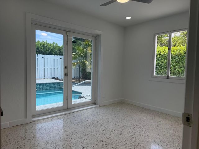 204 S Seacrest Circle, Delray Beach, FL 33444