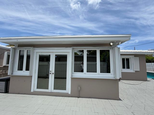204 S Seacrest Circle, Delray Beach, FL 33444