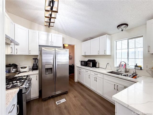 1855 E Riverside Dr 130, Ontario, CA 91761