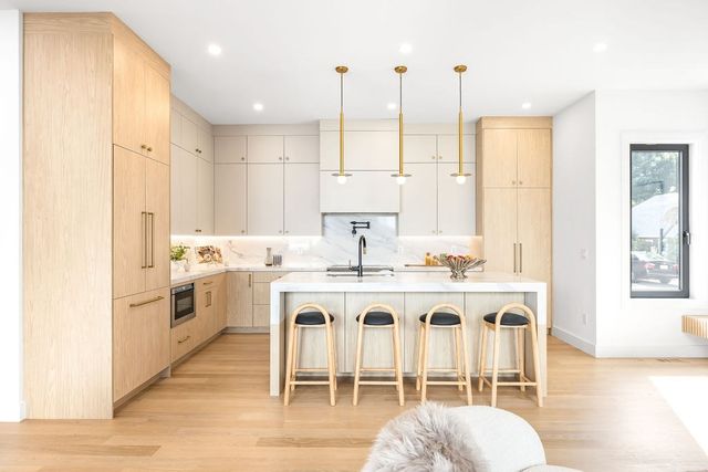 1597 Centre St. 1597, Newton, MA 02461