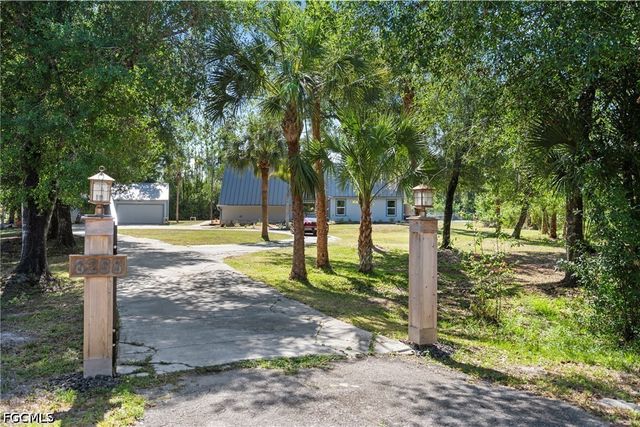 6268 Foxfire LN, Fort Myers, FL 33912
