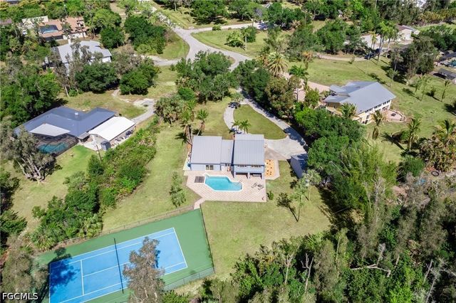 6268 Foxfire LN, Fort Myers, FL 33912