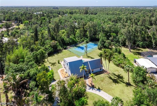 6268 Foxfire LN, Fort Myers, FL 33912