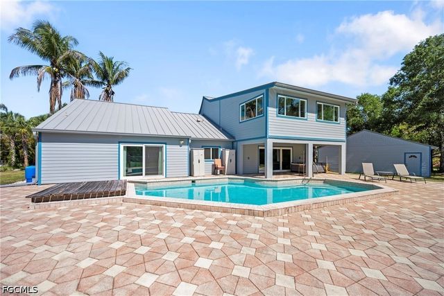 6268 Foxfire LN, Fort Myers, FL 33912