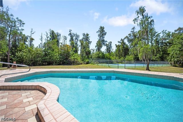 6268 Foxfire LN, Fort Myers, FL 33912