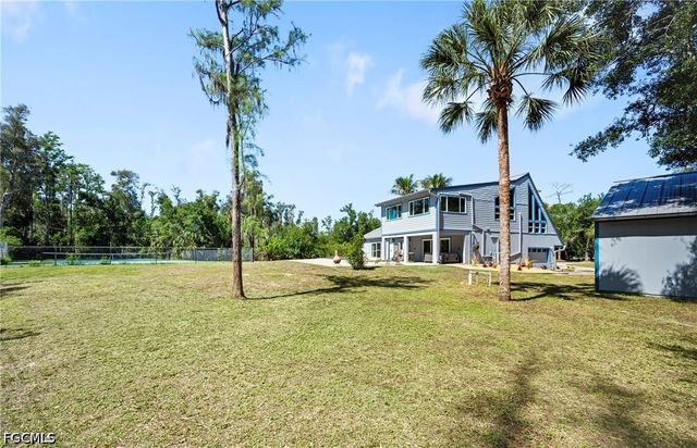 6268 Foxfire LN, Fort Myers, FL 33912