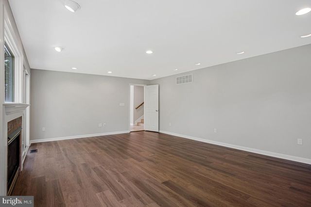 421 EDGEWATER RD, Pasadena, MD 21122