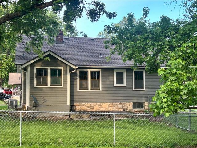 6100 Long Avenue, Shawnee, KS 66216