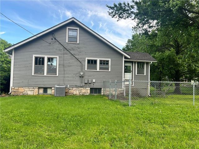 6100 Long Avenue, Shawnee, KS 66216