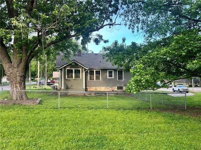 6100 Long Avenue, Shawnee, KS 66216