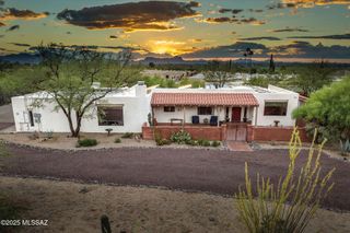 8625 N Sunnyslope Drive, Tucson, AZ 85704