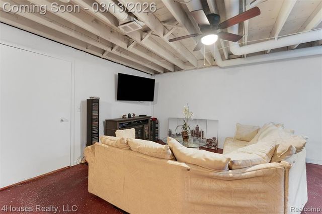 25039 N Woodvale Drive 25, Southfield, MI 48034