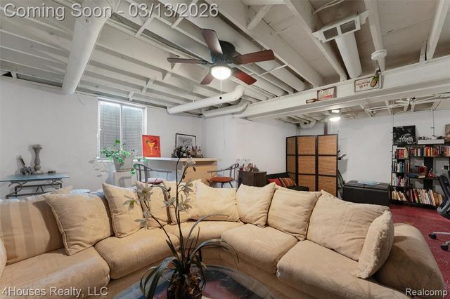 25039 N Woodvale Drive 25, Southfield, MI 48034