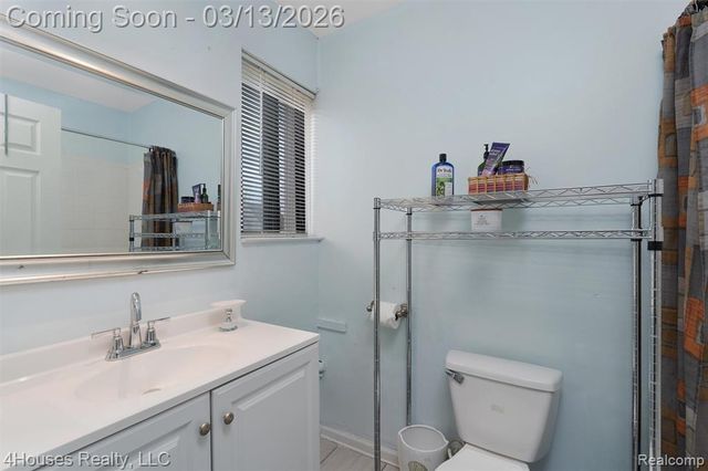 25039 N Woodvale Drive 25, Southfield, MI 48034