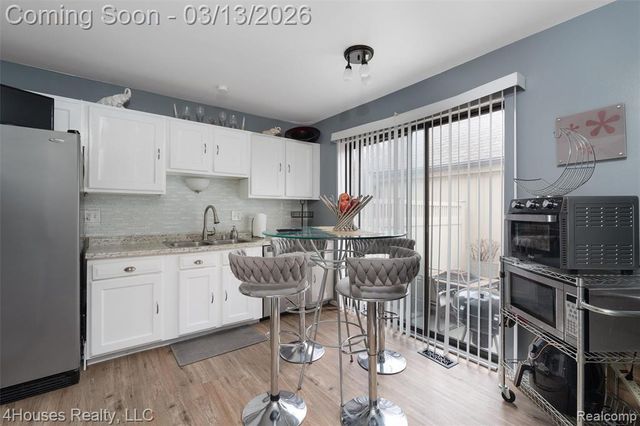 25039 N Woodvale Drive 25, Southfield, MI 48034