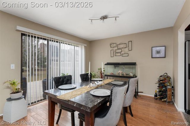 25039 N Woodvale Drive 25, Southfield, MI 48034