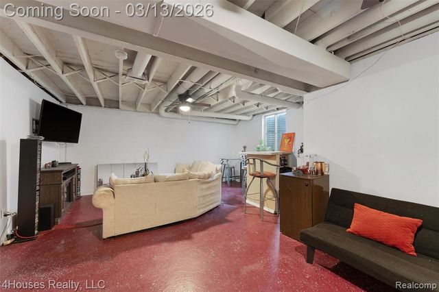 25039 N Woodvale Drive 25, Southfield, MI 48034