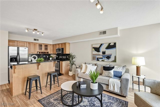 2222 Detroit Avenue 717, Cleveland, OH 44113