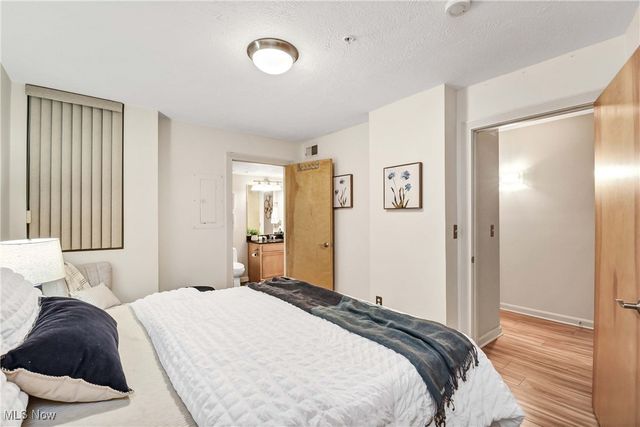 2222 Detroit Avenue 717, Cleveland, OH 44113