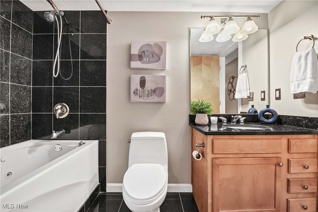 2222 Detroit Avenue 717, Cleveland, OH 44113