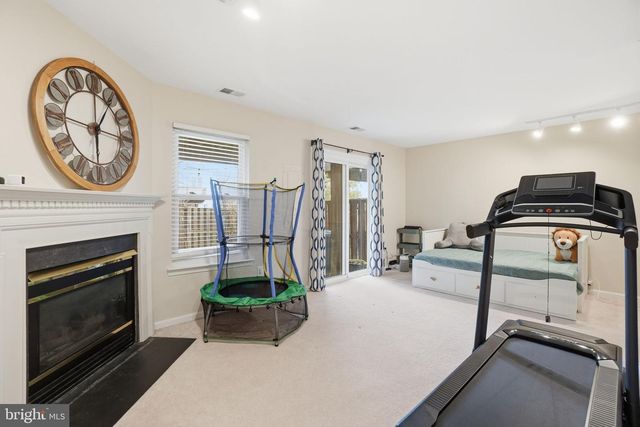 6601 LAVINUS LN, Alexandria, VA 22315