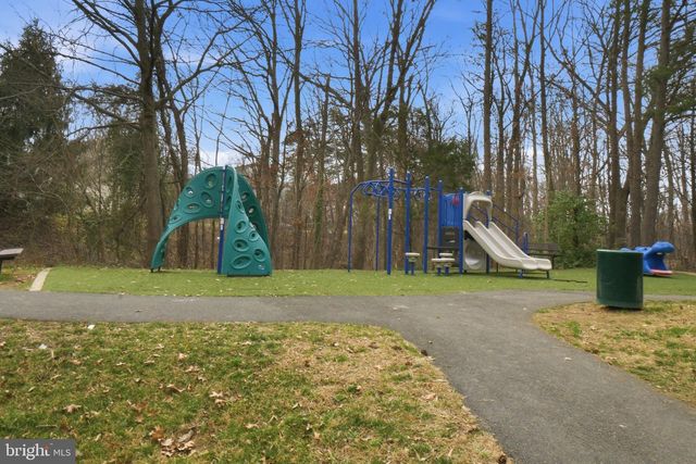 6601 LAVINUS LN, Alexandria, VA 22315