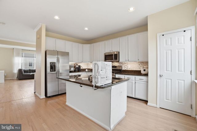 6601 LAVINUS LN, Alexandria, VA 22315