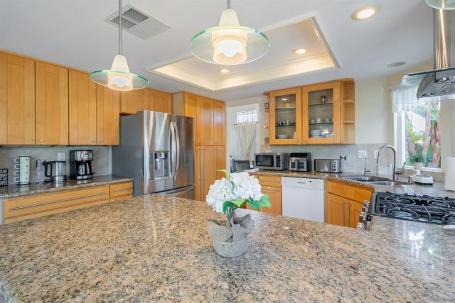 1819 Ithaca Dr, Vista, CA 92081