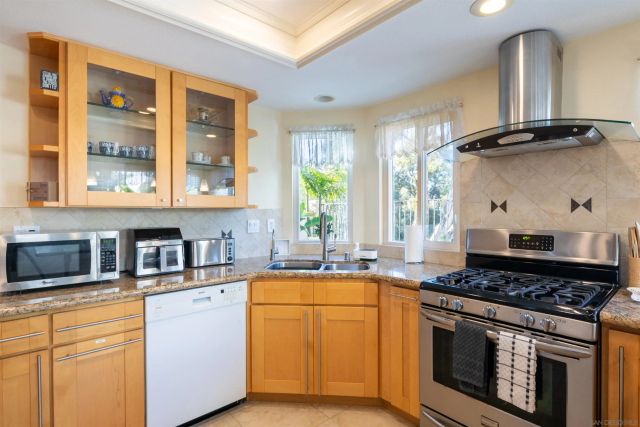 1819 Ithaca Dr, Vista, CA 92081