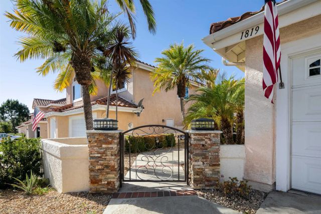 1819 Ithaca Dr, Vista, CA 92081