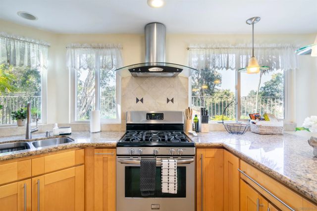1819 Ithaca Dr, Vista, CA 92081