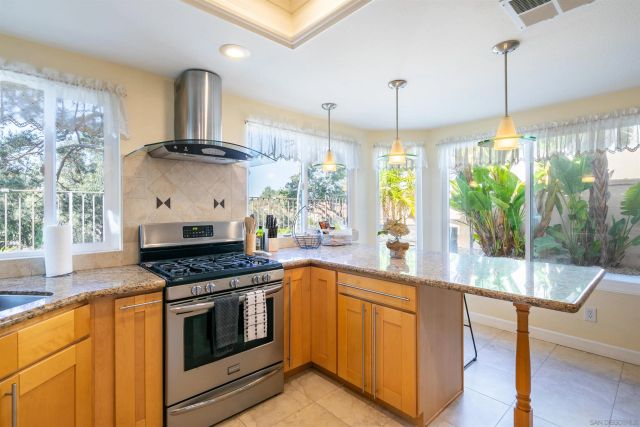 1819 Ithaca Dr, Vista, CA 92081