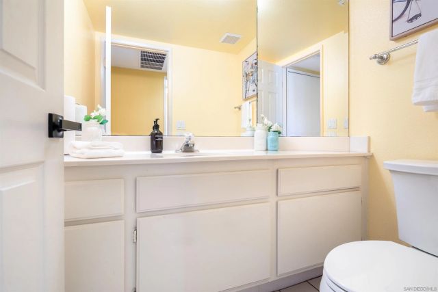 1819 Ithaca Dr, Vista, CA 92081